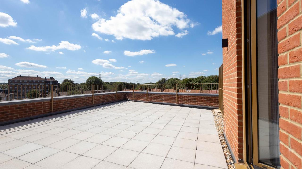 Modern Apartments With Balcony In Merton Near Wimbledon By Sojo Stay Мітчем Екстер'єр фото