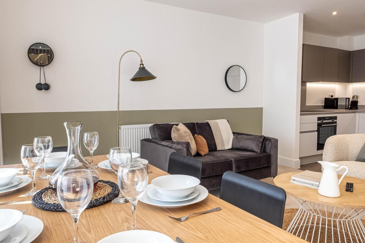 Modern Apartments With Balcony In Merton Near Wimbledon By Sojo Stay Мітчем Екстер'єр фото