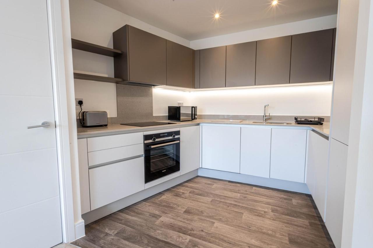 Modern Apartments With Balcony In Merton Near Wimbledon By Sojo Stay Мітчем Екстер'єр фото
